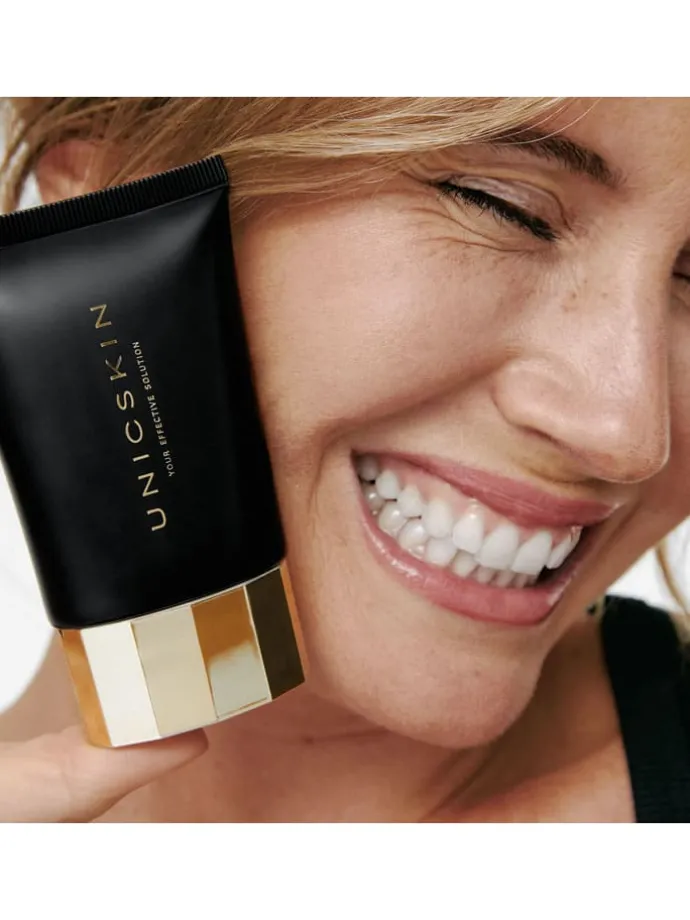 Getinte gezichtscrème "UNICSUN+ Dark Spot Control - Perfect Bronze", 30 ml