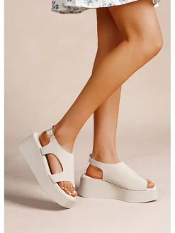 Sleehakteensandalen beige