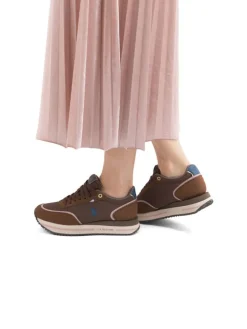 Sneakers bruin