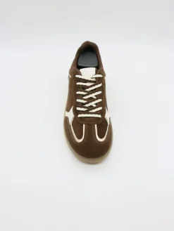 Sneakers bruin