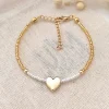 Vergulde armband met sierelement