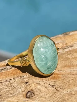 Vergulde ring met edelsteen