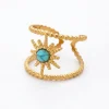 Vergulde ring met edelsteen