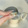 Vergulde ring met edelstenen