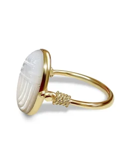 Vergulde ring met parelmoer